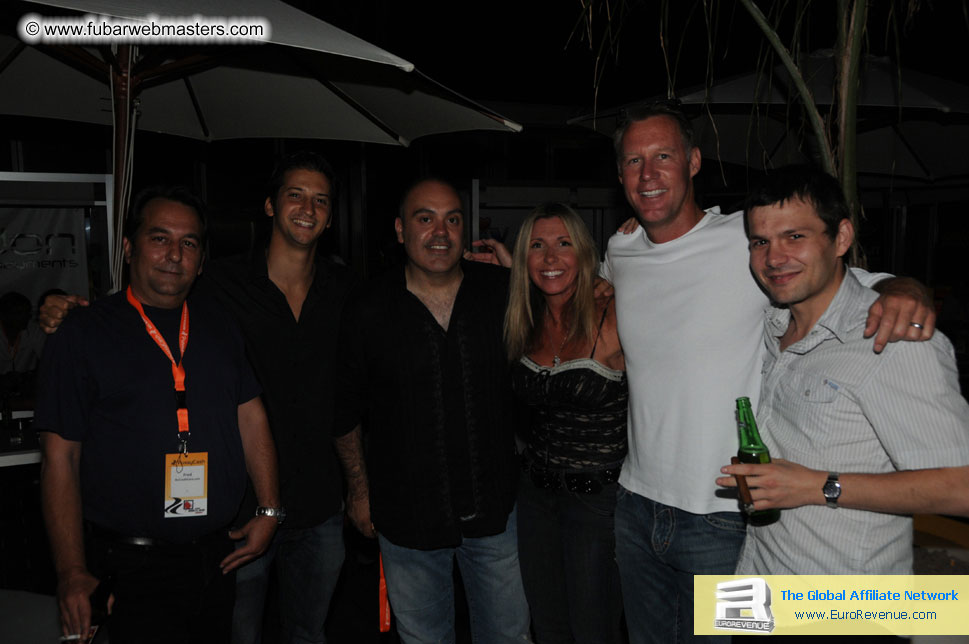 ¿Undress for Success¿Party