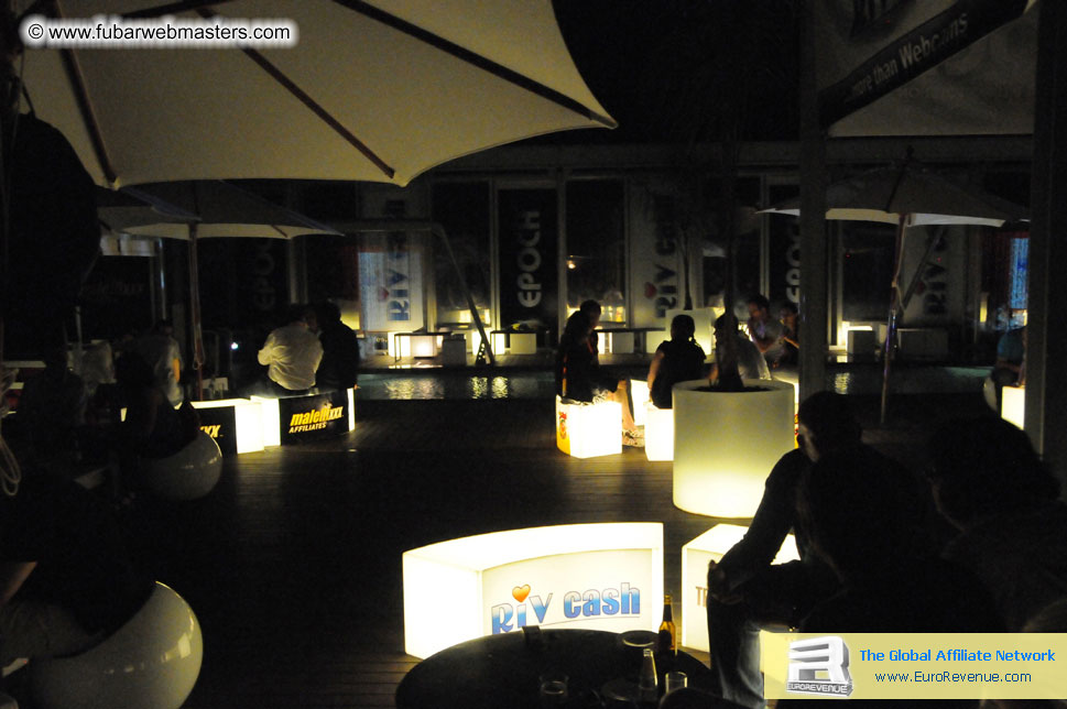 ¿Undress for Success¿Party