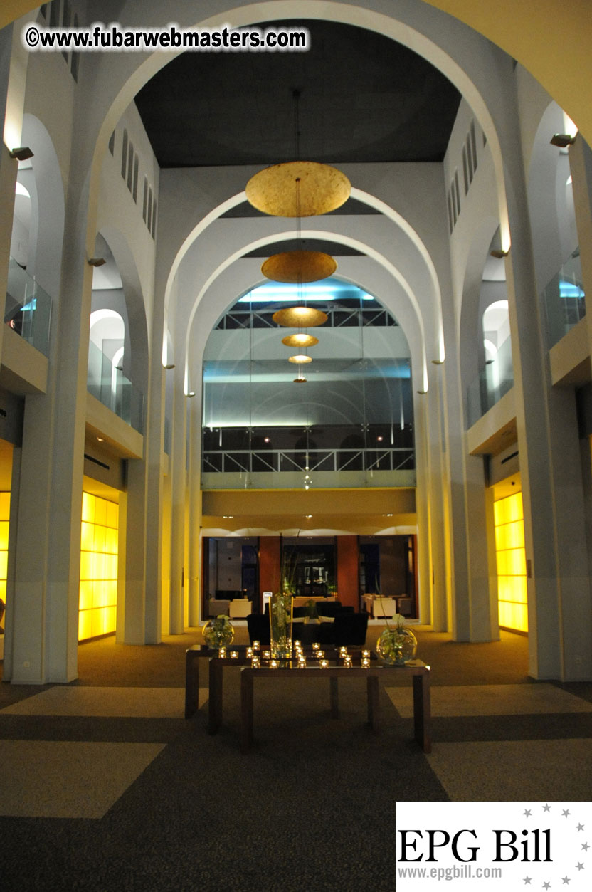 Early Arrivals & Beach Scenes