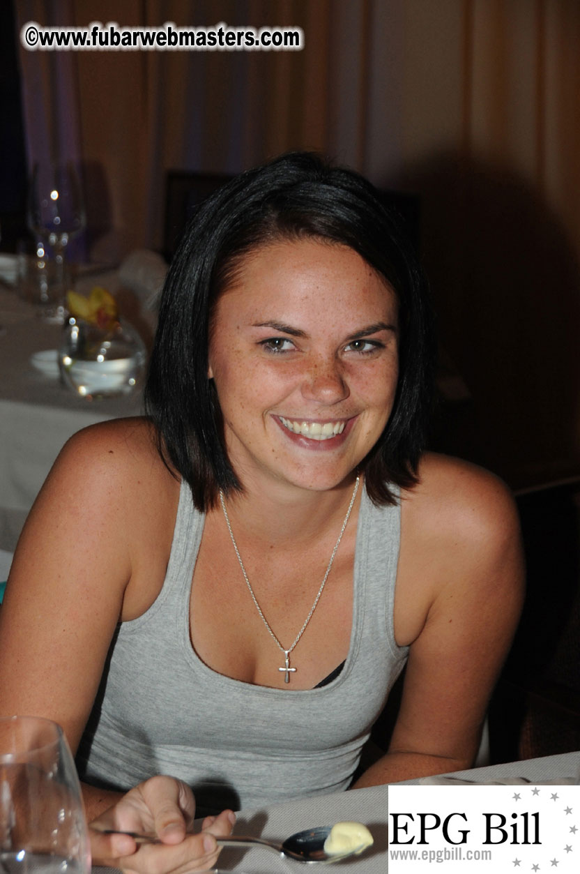 Early Arrivals & Beach Scenes