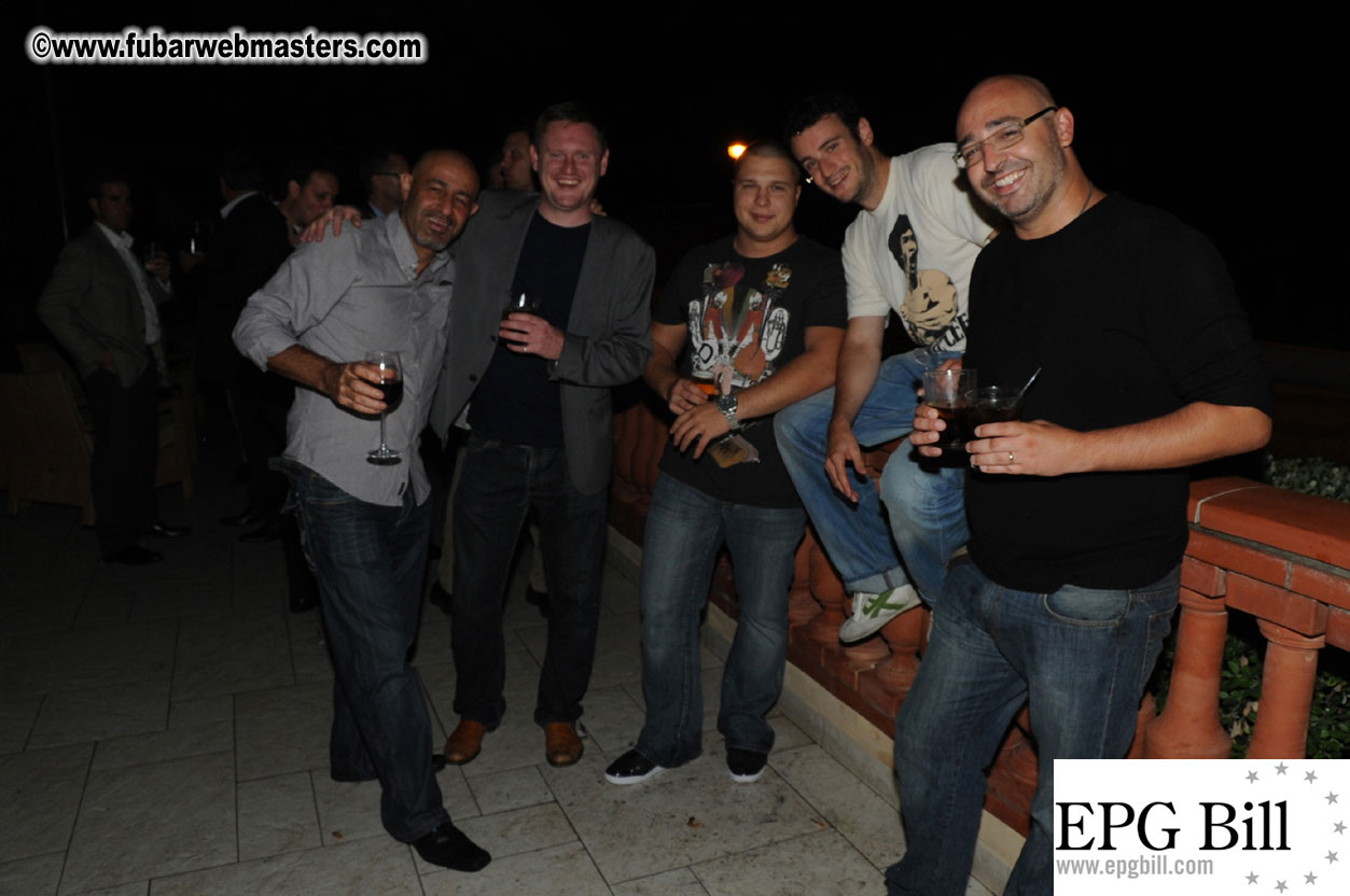 Early Arrivals & Beach Scenes