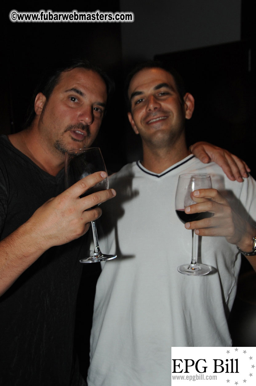 Early Arrivals & Beach Scenes