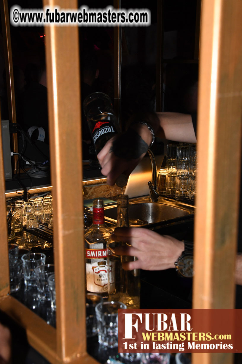 VIP Party at Sing Sing Gentleman?ÇÖs Club