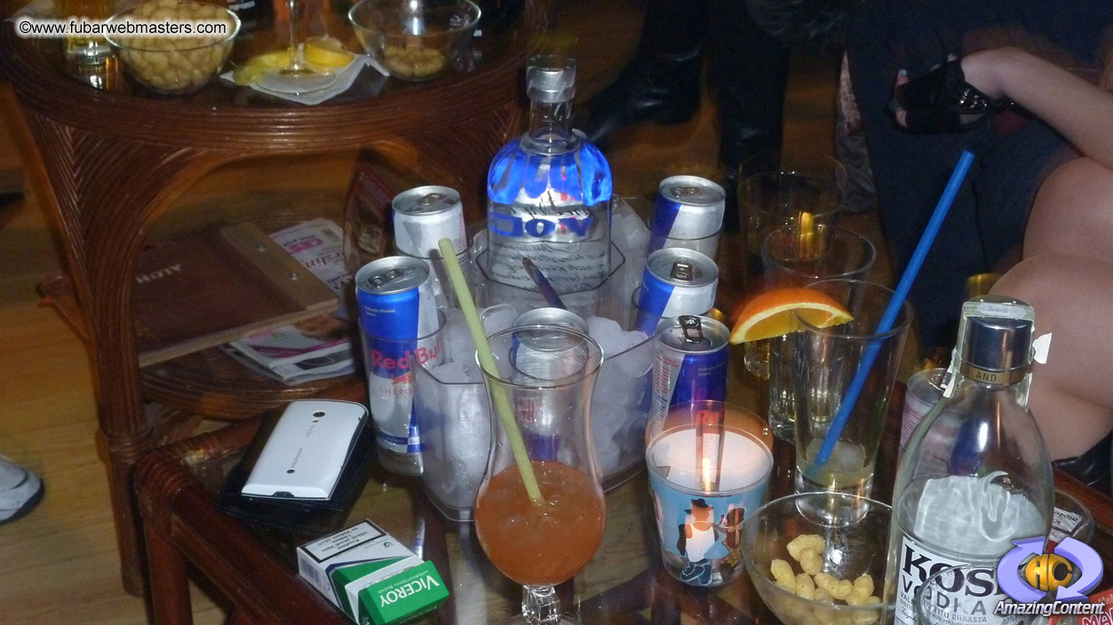 Cocktail Hour at Aloha Cocktail Bar