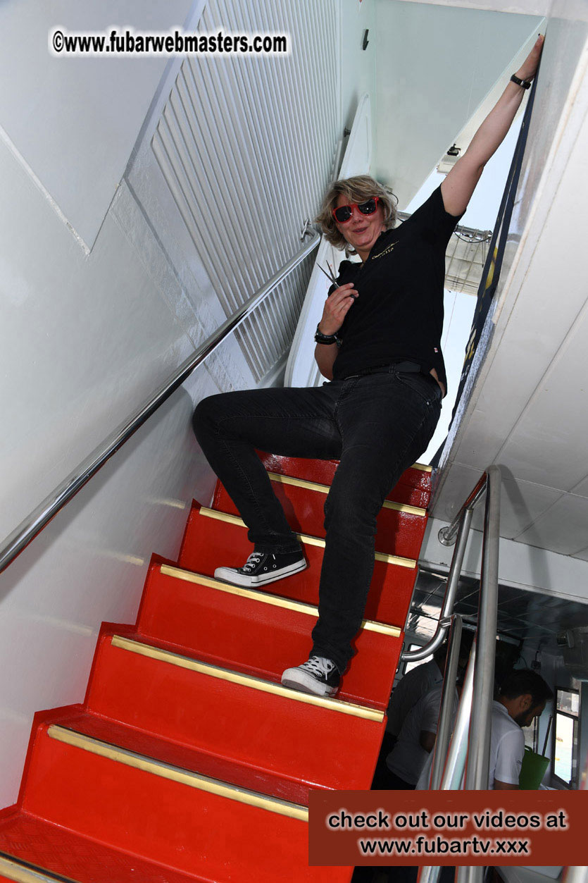 Boat Trip with Cool Drinks & Hot Girls