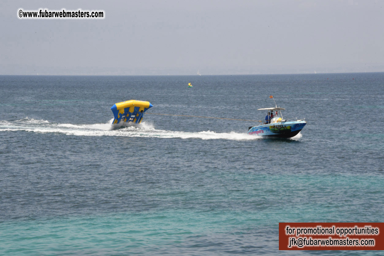 Boat Trip with Cool Drinks & Hot Girls