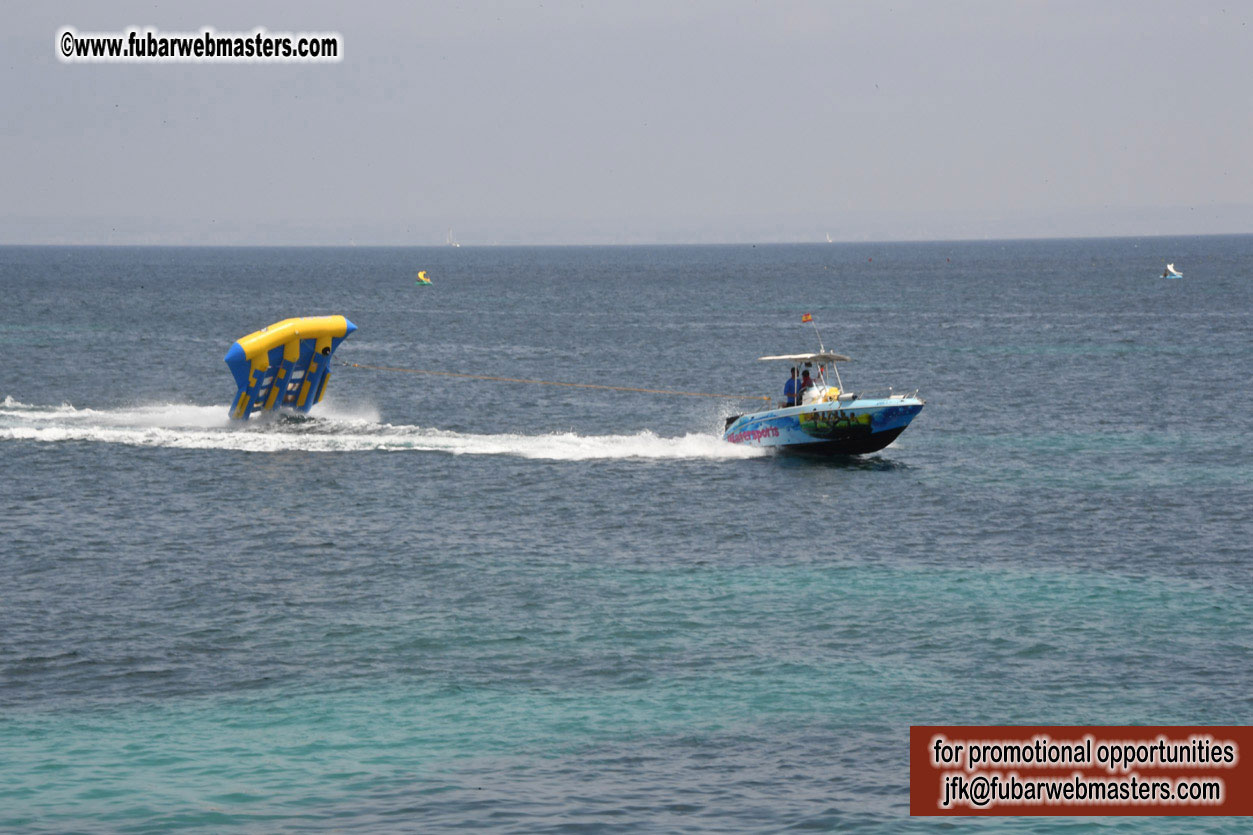 Boat Trip with Cool Drinks & Hot Girls