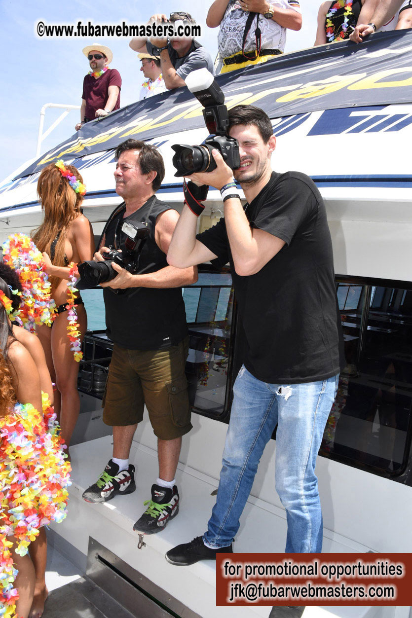 Boat Trip with Cool Drinks & Hot Girls