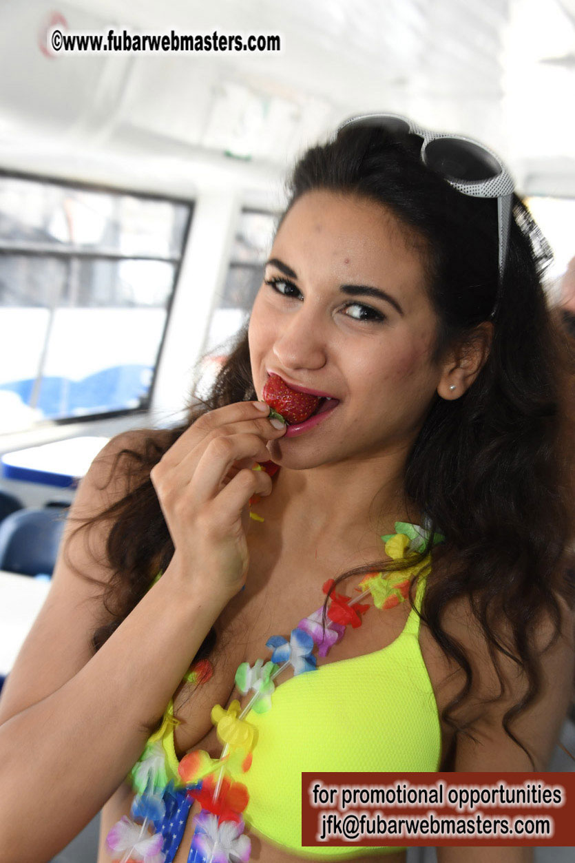 Boat Trip with Cool Drinks & Hot Girls