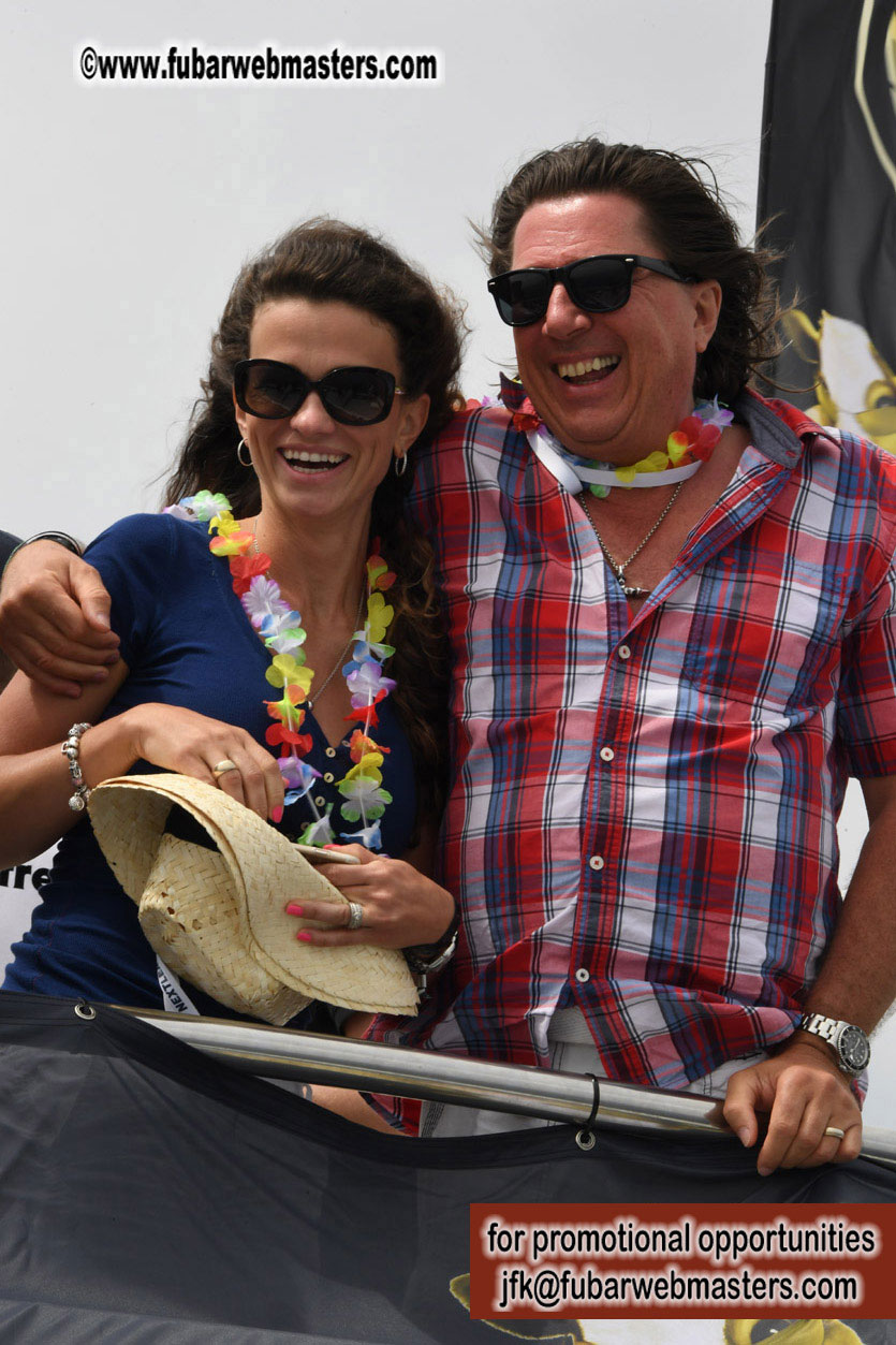 Boat Trip with Cool Drinks & Hot Girls