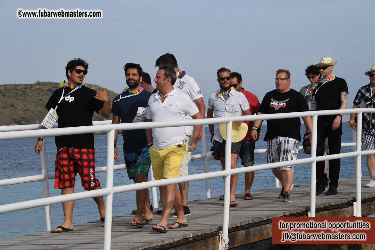 Boat Trip with Cool Drinks & Hot Girls