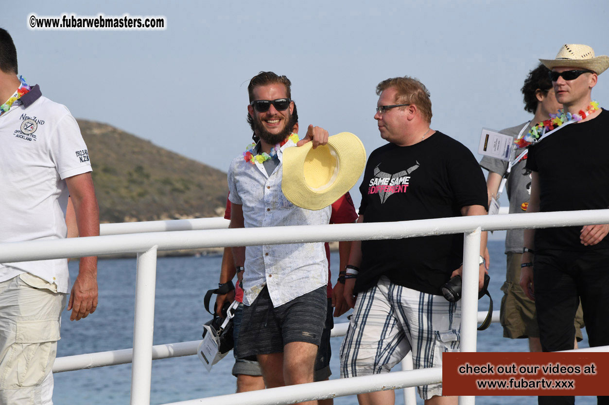 Boat Trip with Cool Drinks & Hot Girls