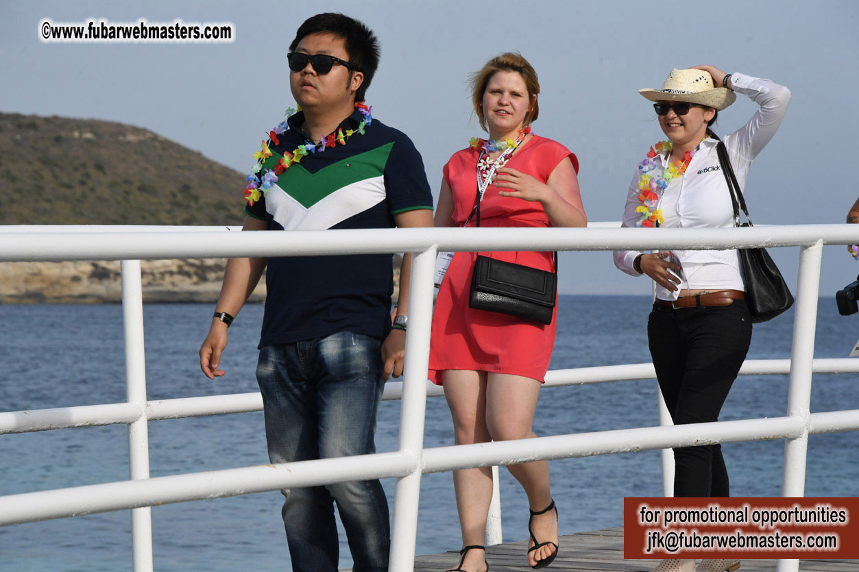 Boat Trip with Cool Drinks & Hot Girls