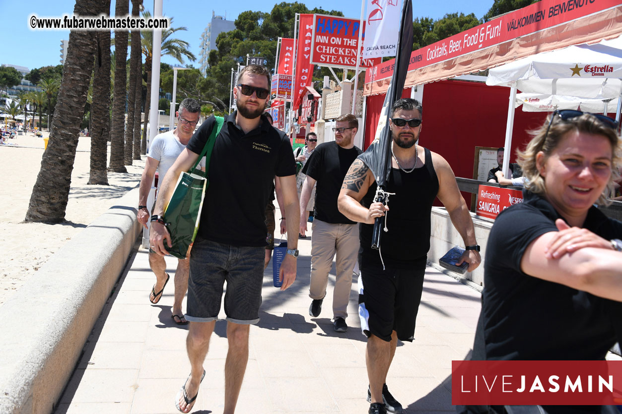 Boat Trip with Cool Drinks & Hot Girls
