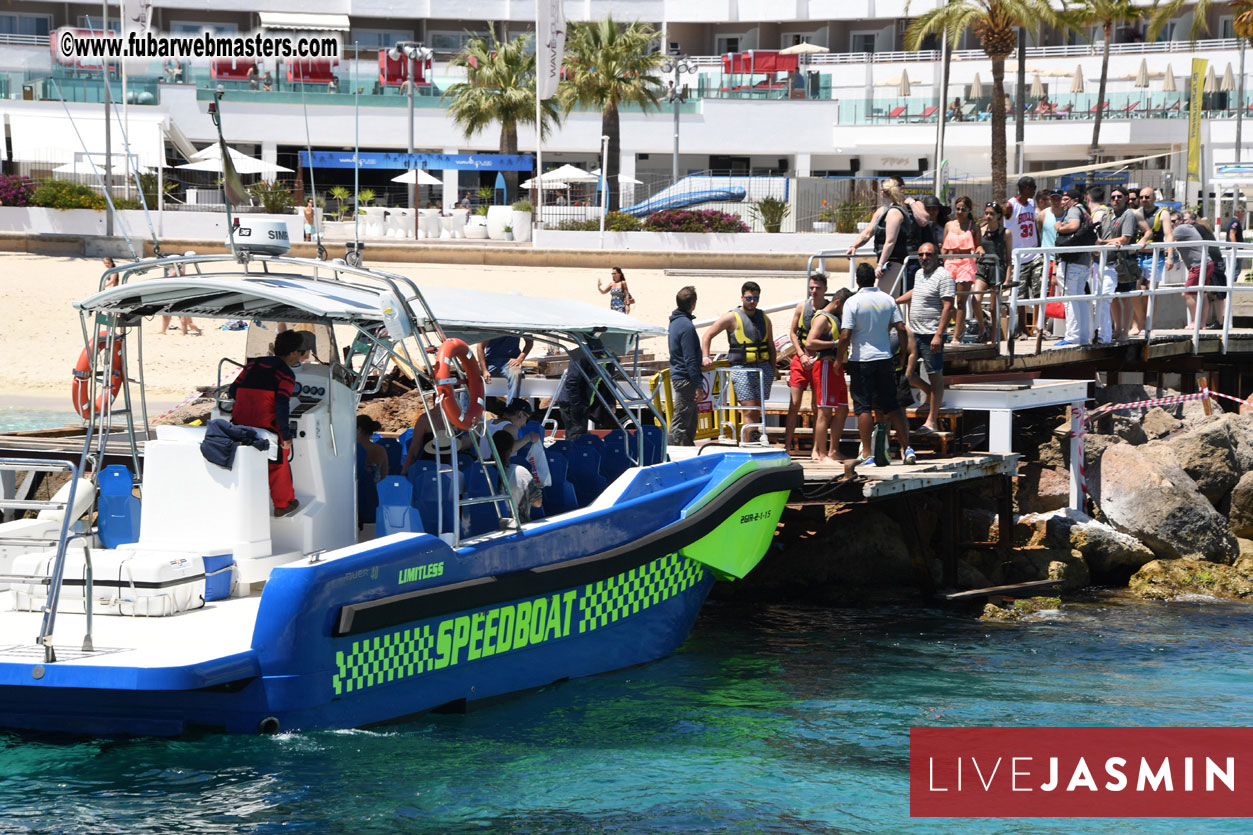 Boat Trip with Cool Drinks & Hot Girls