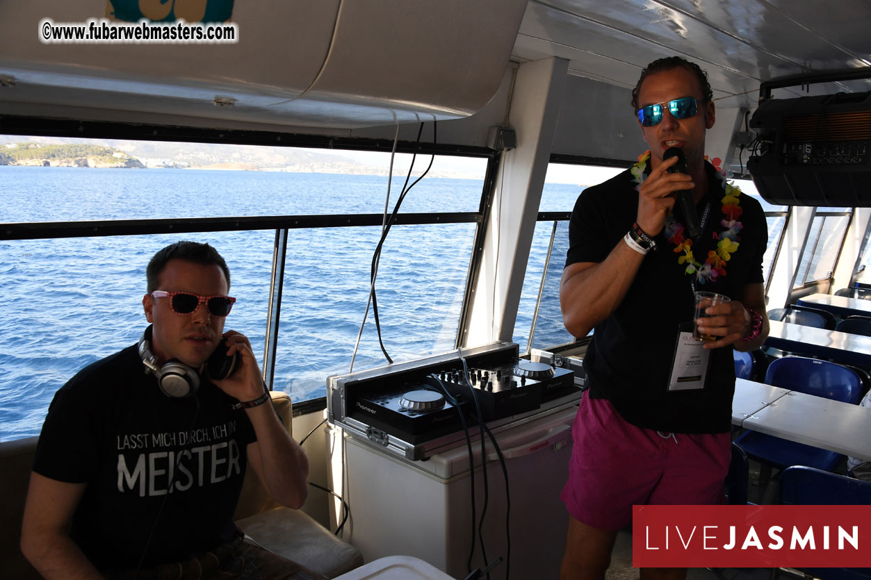 Boat Trip with Cool Drinks & Hot Girls