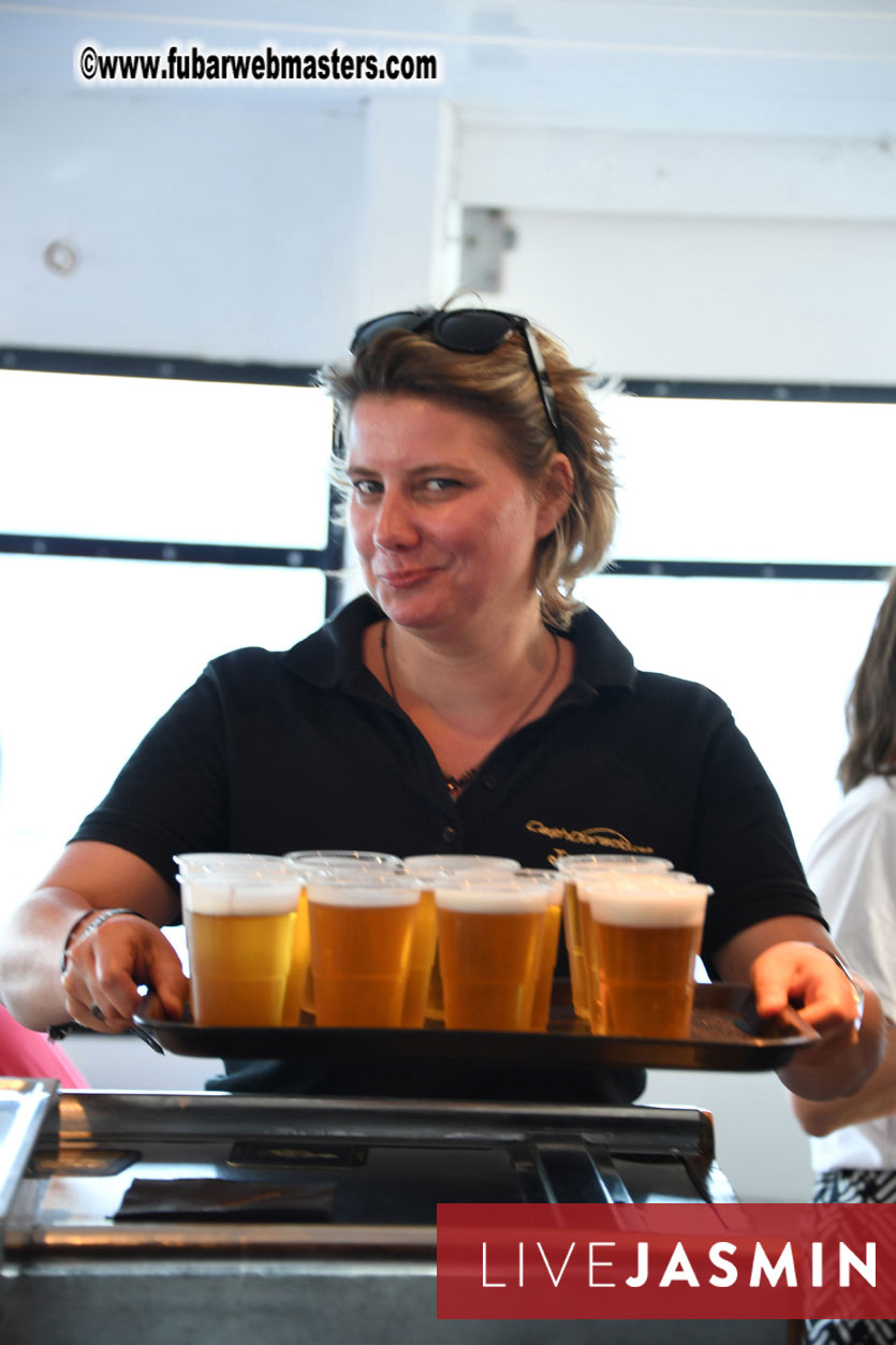 Boat Trip with Cool Drinks & Hot Girls