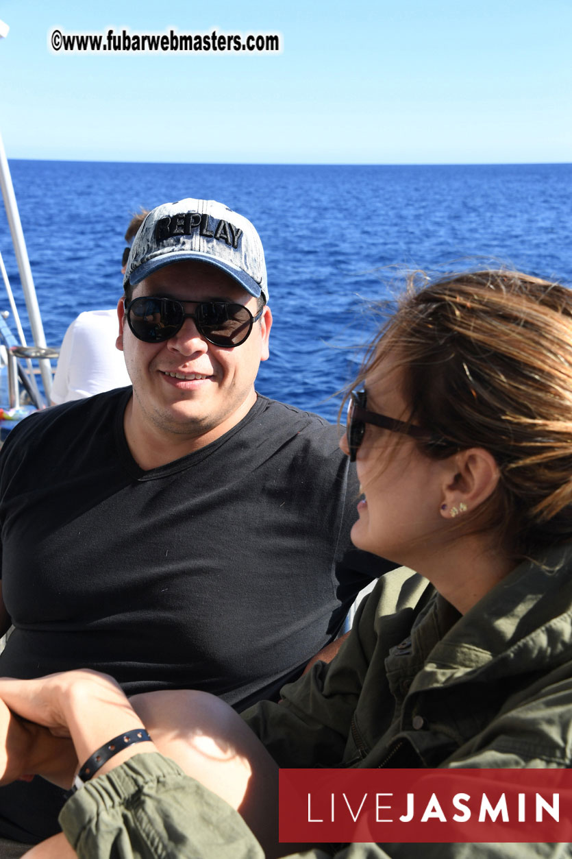 Boat Trip with Cool Drinks & Hot Girls