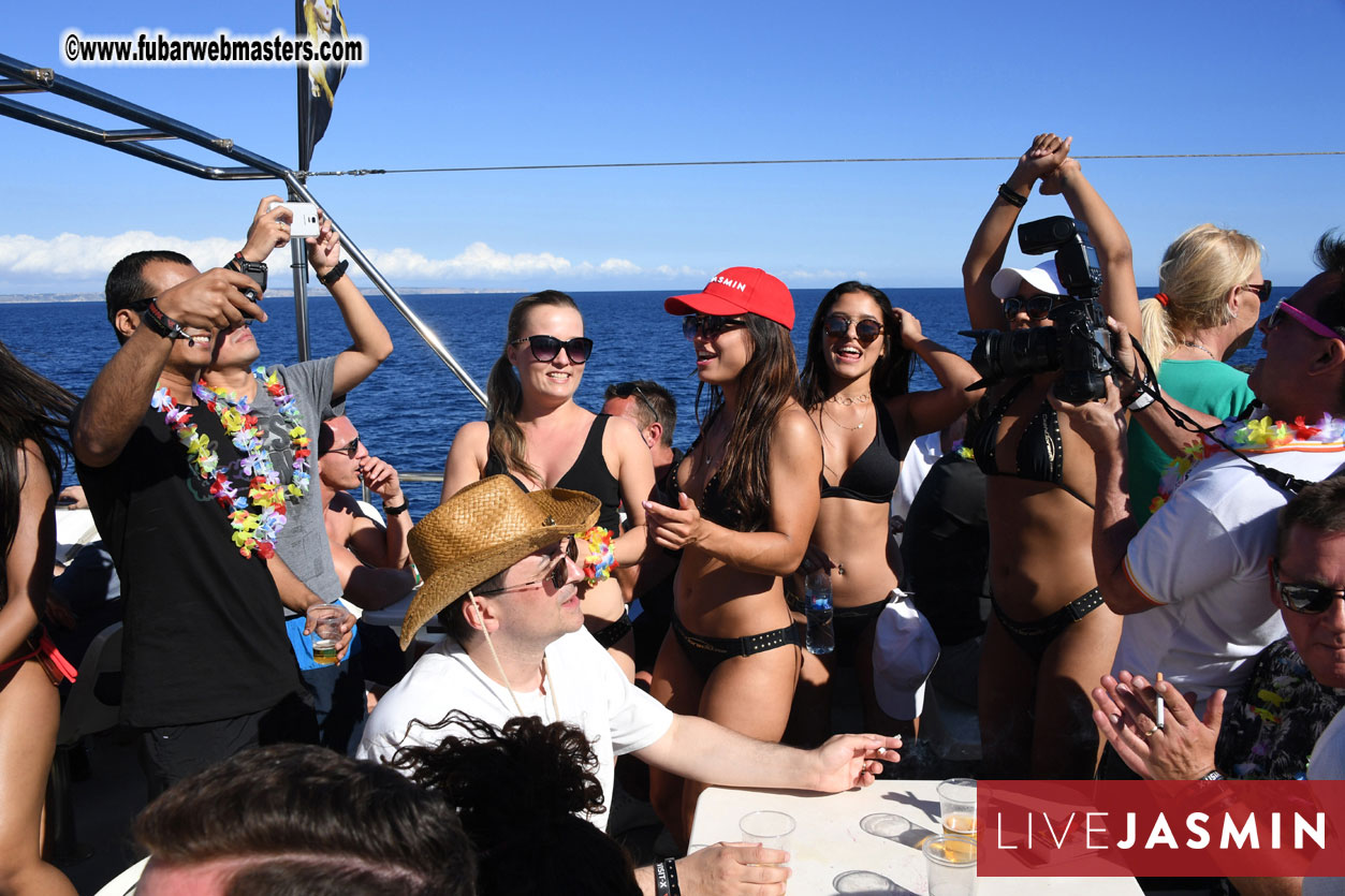 Boat Trip with Cool Drinks & Hot Girls