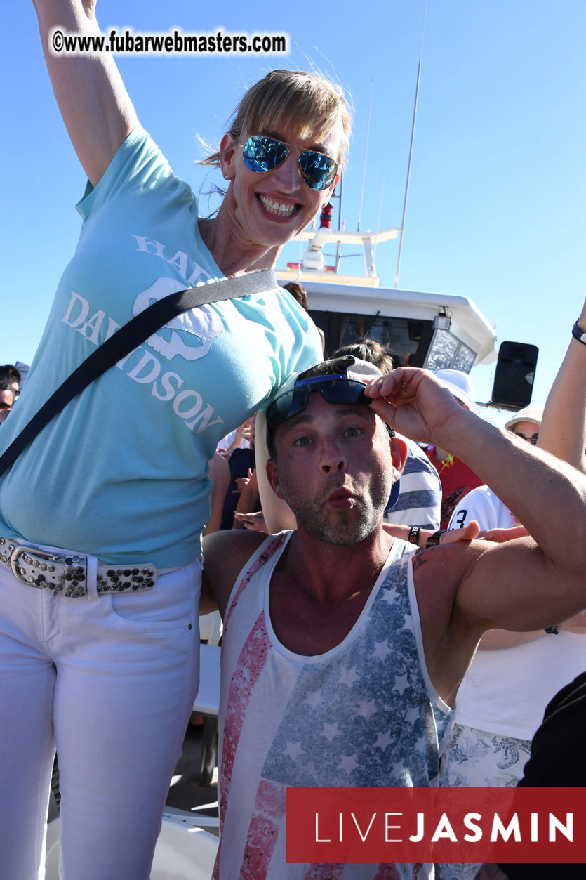 Boat Trip with Cool Drinks & Hot Girls