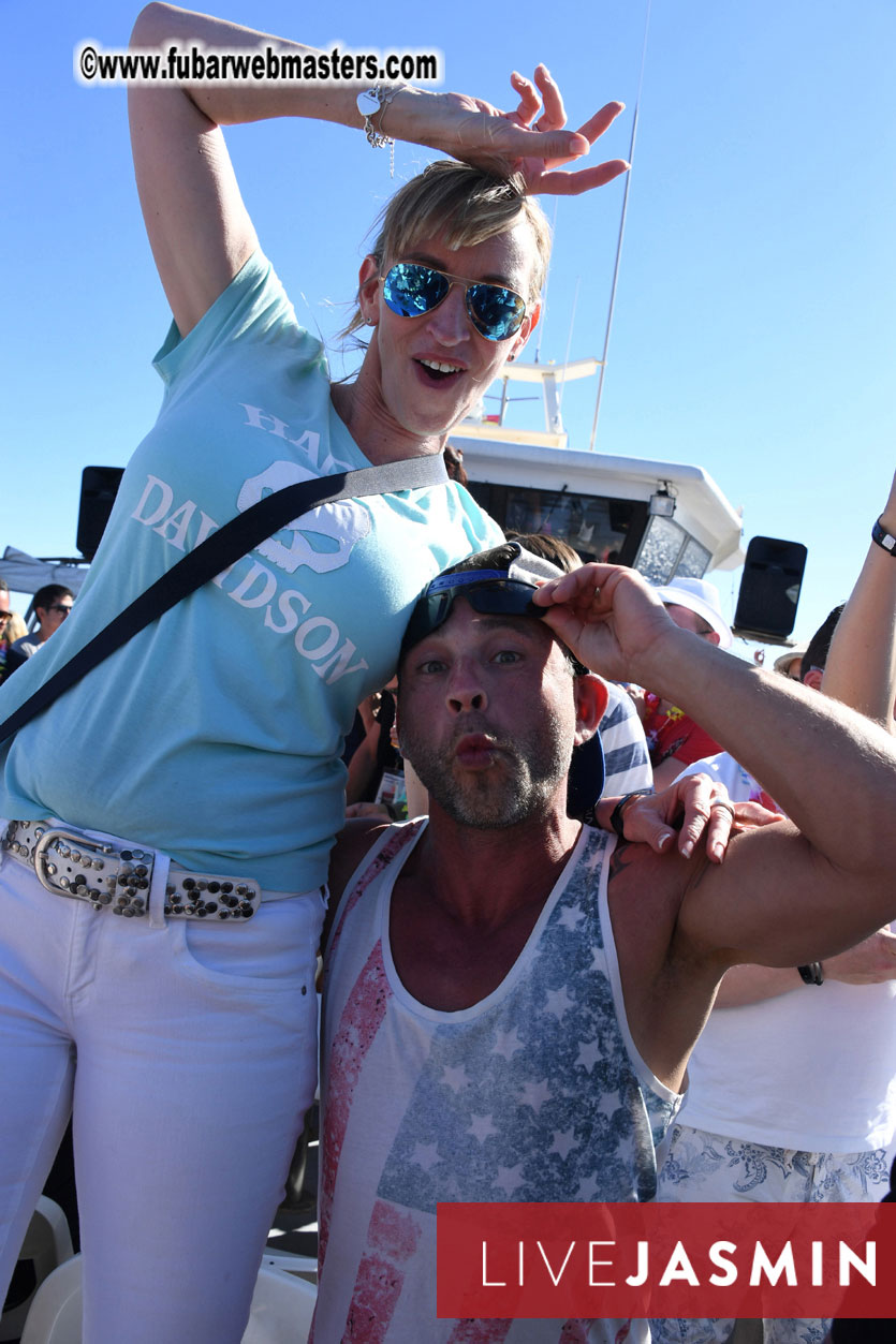 Boat Trip with Cool Drinks & Hot Girls