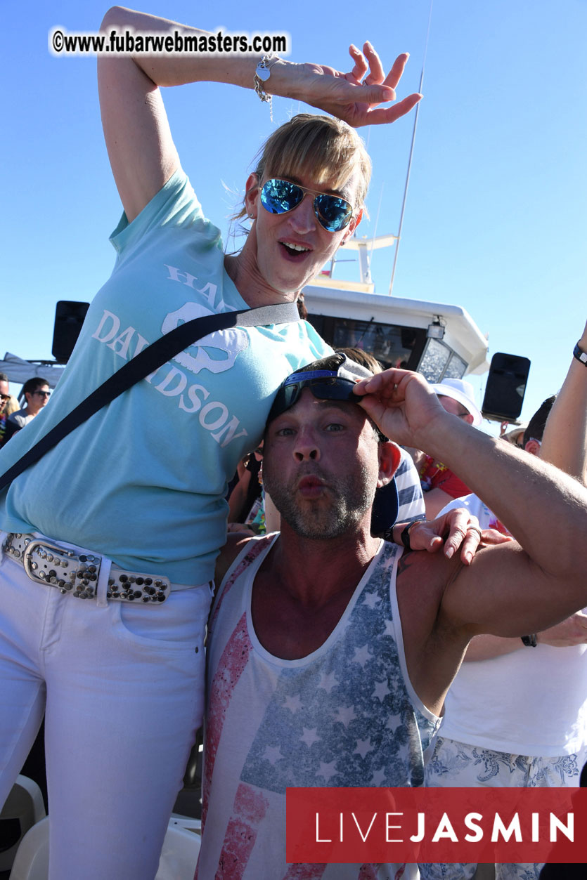 Boat Trip with Cool Drinks & Hot Girls