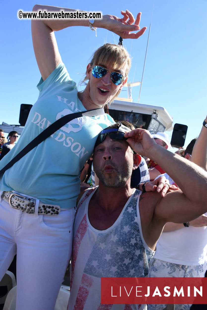 Boat Trip with Cool Drinks & Hot Girls