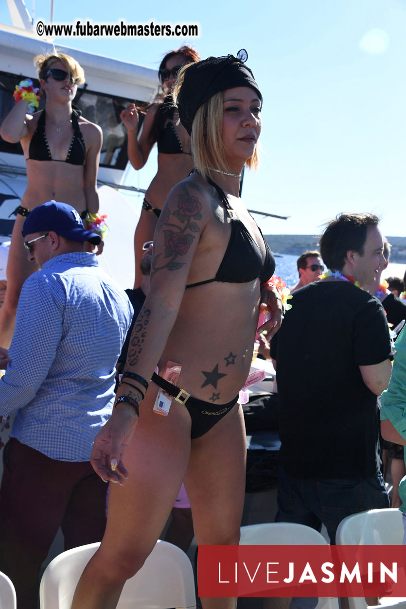 Boat Trip with Cool Drinks & Hot Girls