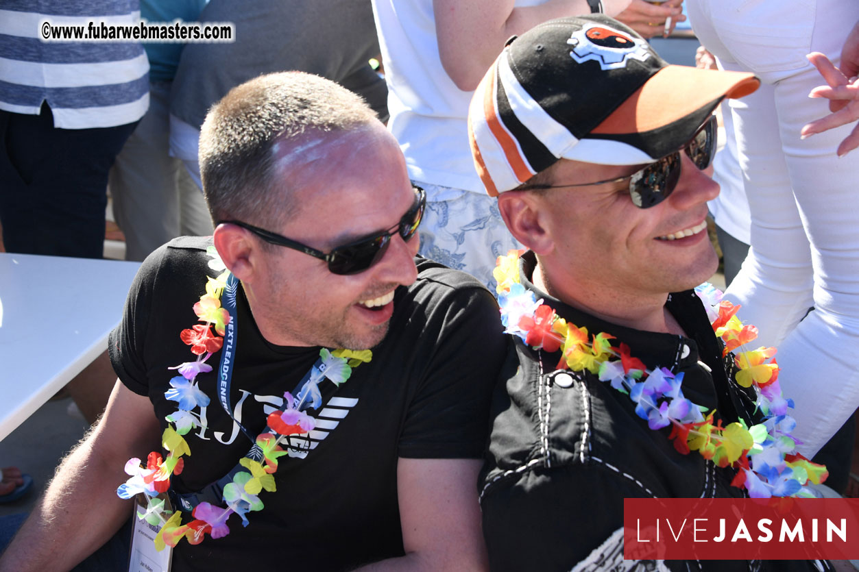 Boat Trip with Cool Drinks & Hot Girls