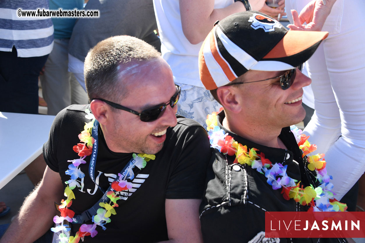 Boat Trip with Cool Drinks & Hot Girls