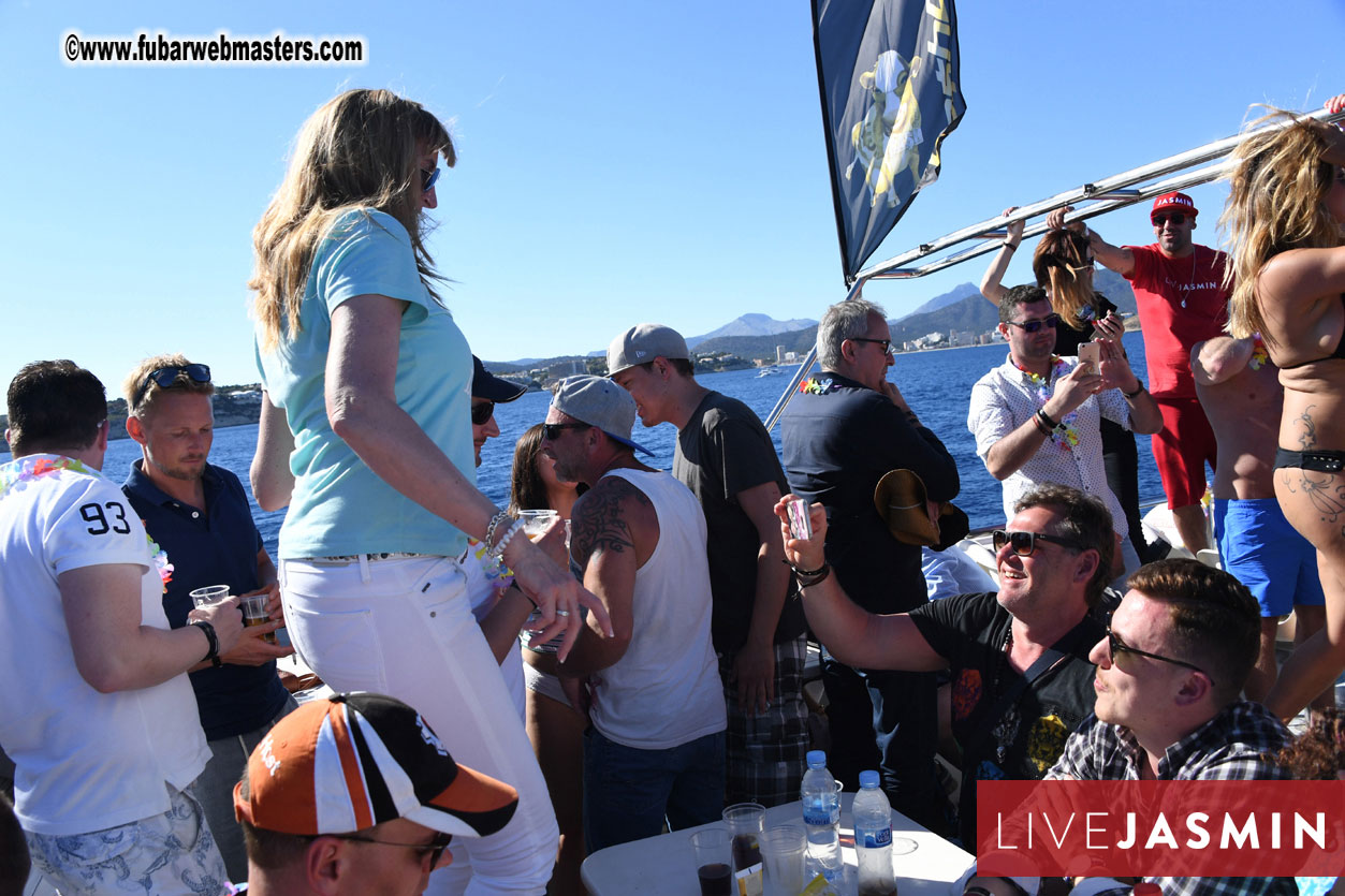 Boat Trip with Cool Drinks & Hot Girls