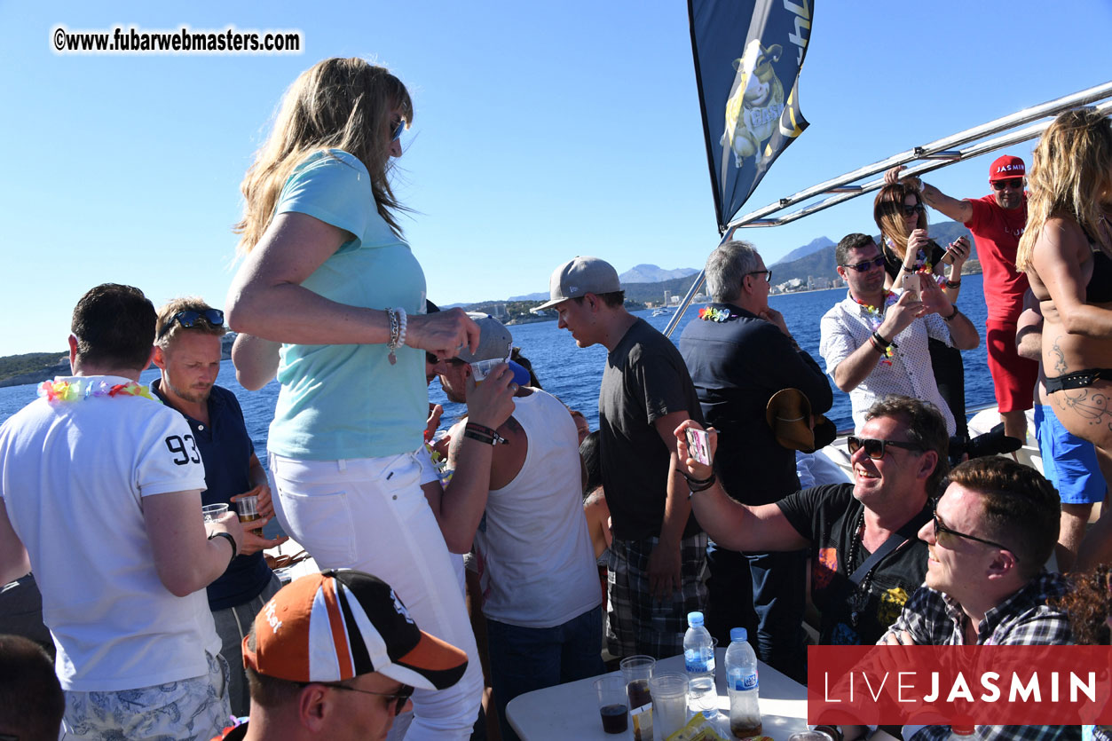 Boat Trip with Cool Drinks & Hot Girls