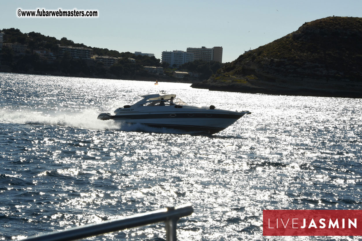 Boat Trip with Cool Drinks & Hot Girls