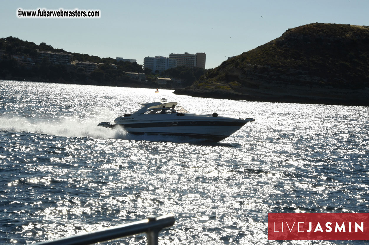 Boat Trip with Cool Drinks & Hot Girls