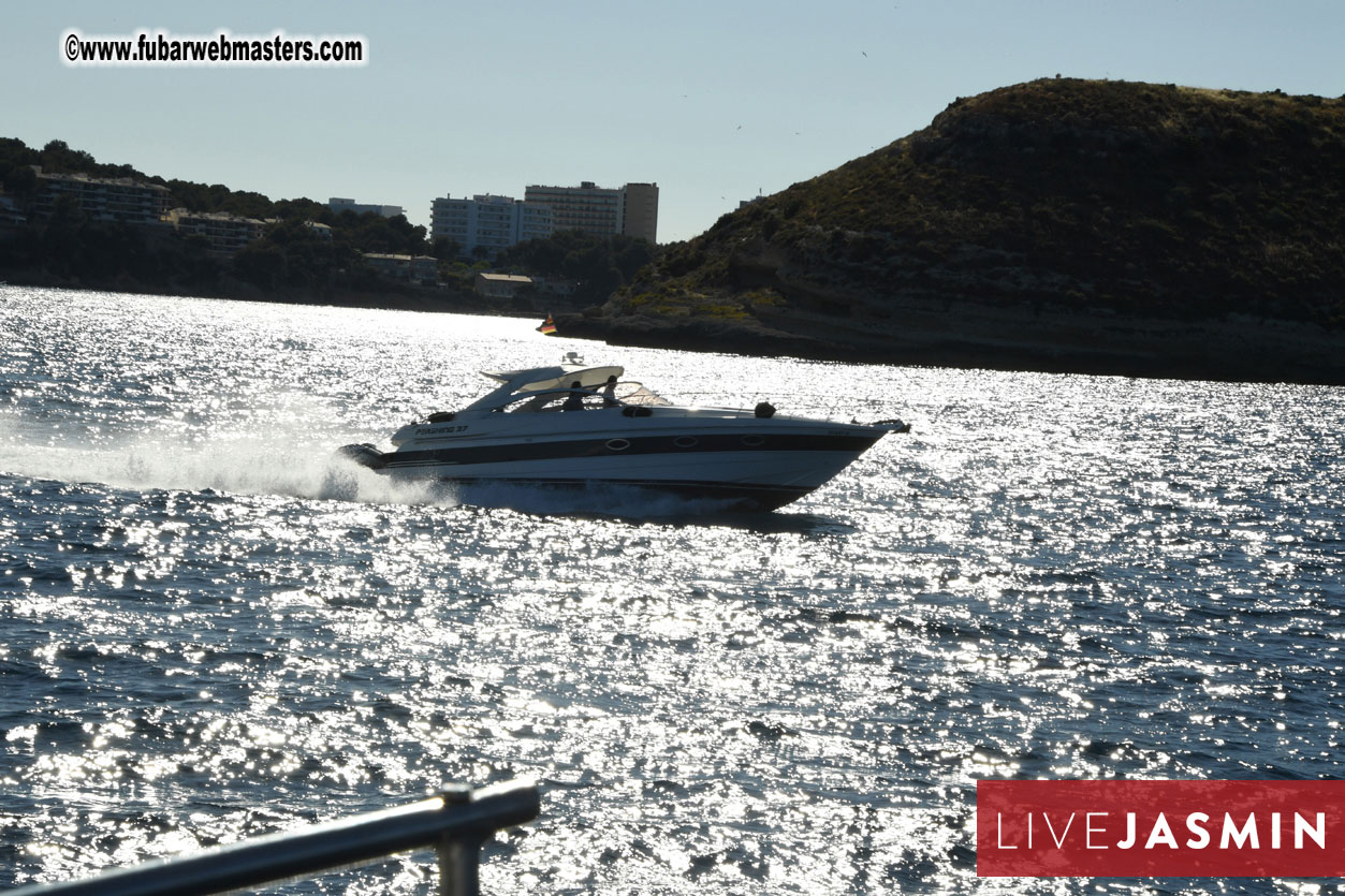 Boat Trip with Cool Drinks & Hot Girls