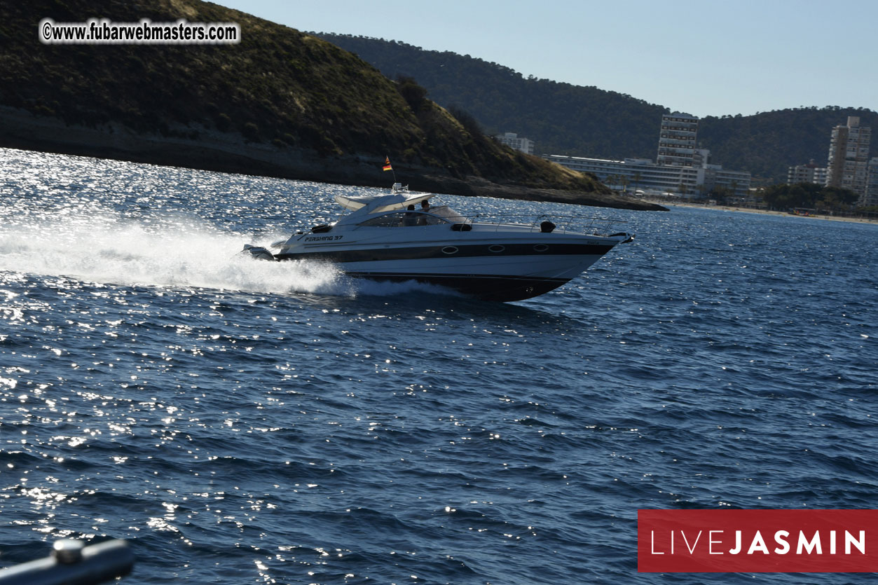 Boat Trip with Cool Drinks & Hot Girls