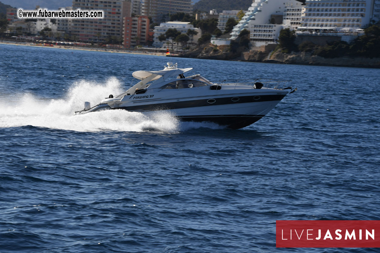 Boat Trip with Cool Drinks & Hot Girls