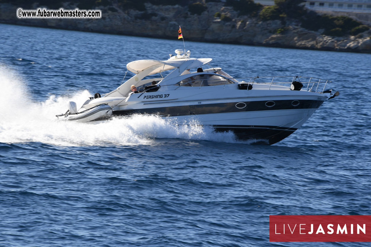 Boat Trip with Cool Drinks & Hot Girls