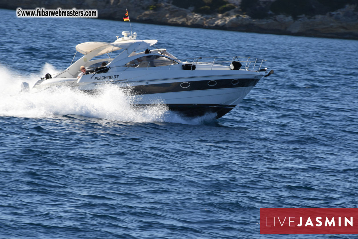 Boat Trip with Cool Drinks &amp; Hot Girls