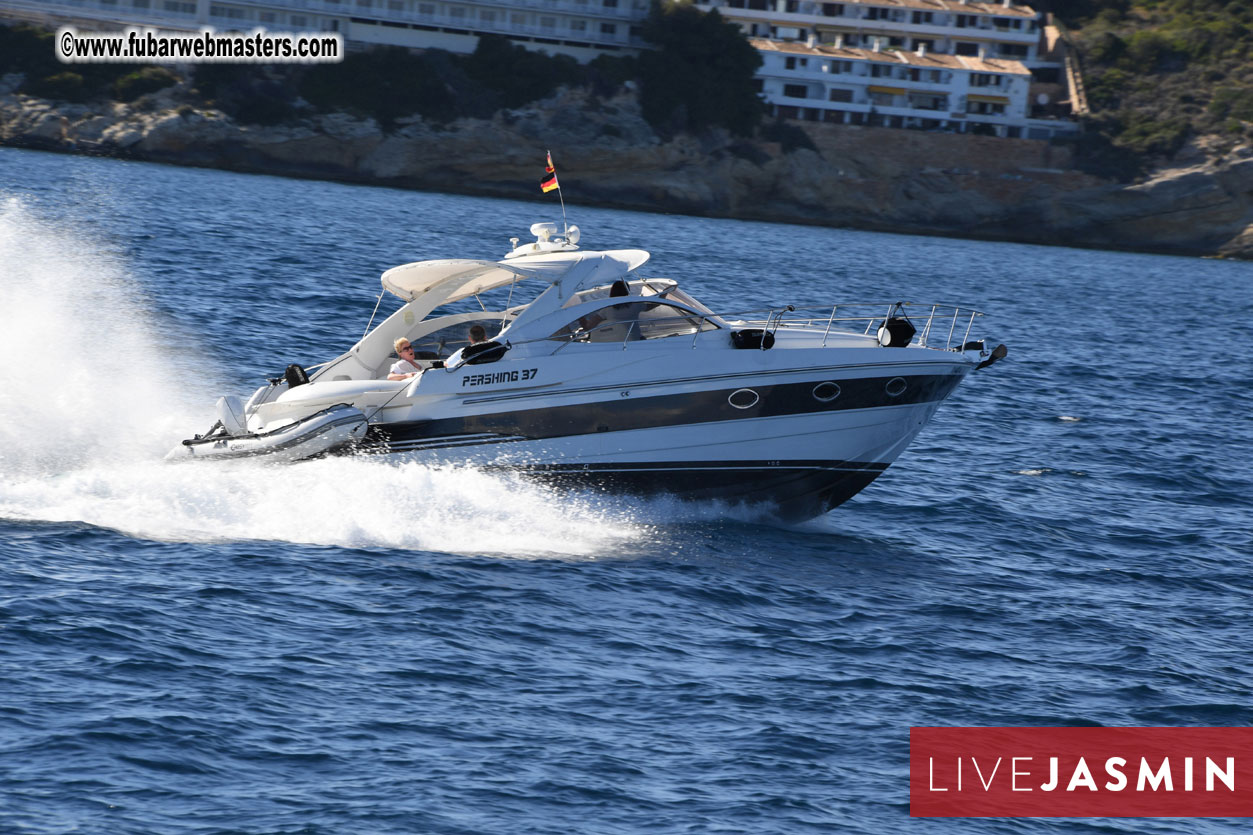 Boat Trip with Cool Drinks & Hot Girls