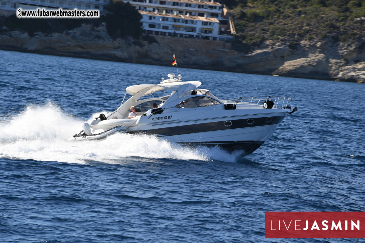 Boat Trip with Cool Drinks & Hot Girls