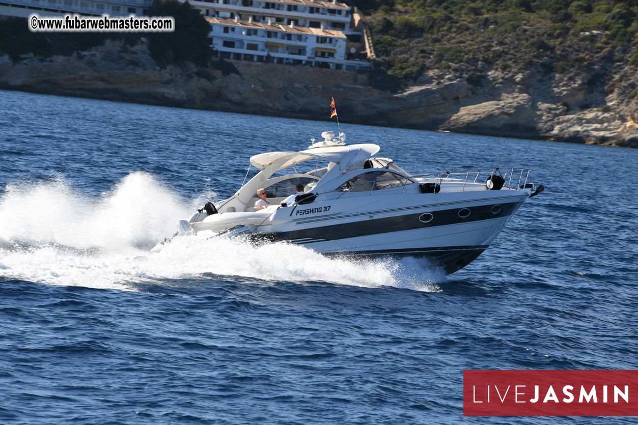 Boat Trip with Cool Drinks & Hot Girls