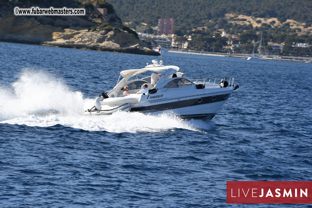 Boat Trip with Cool Drinks & Hot Girls