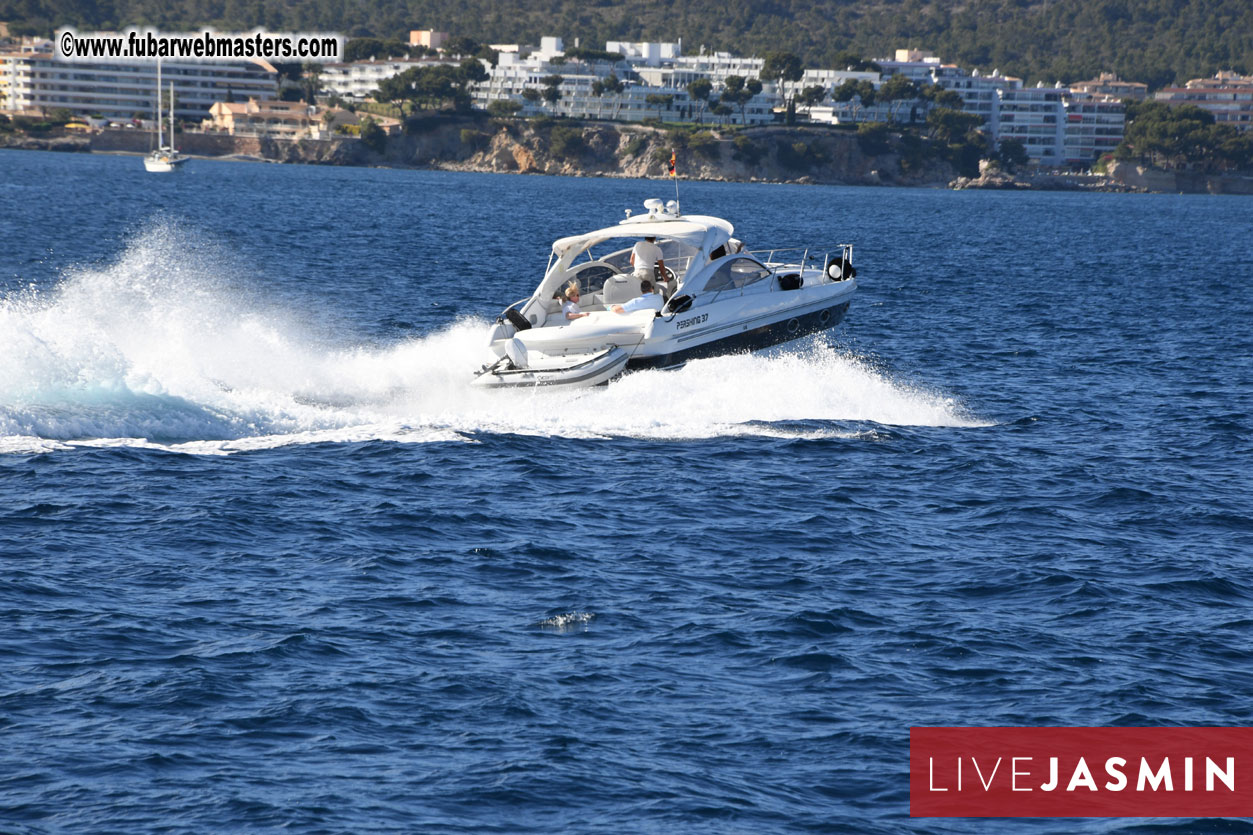 Boat Trip with Cool Drinks & Hot Girls