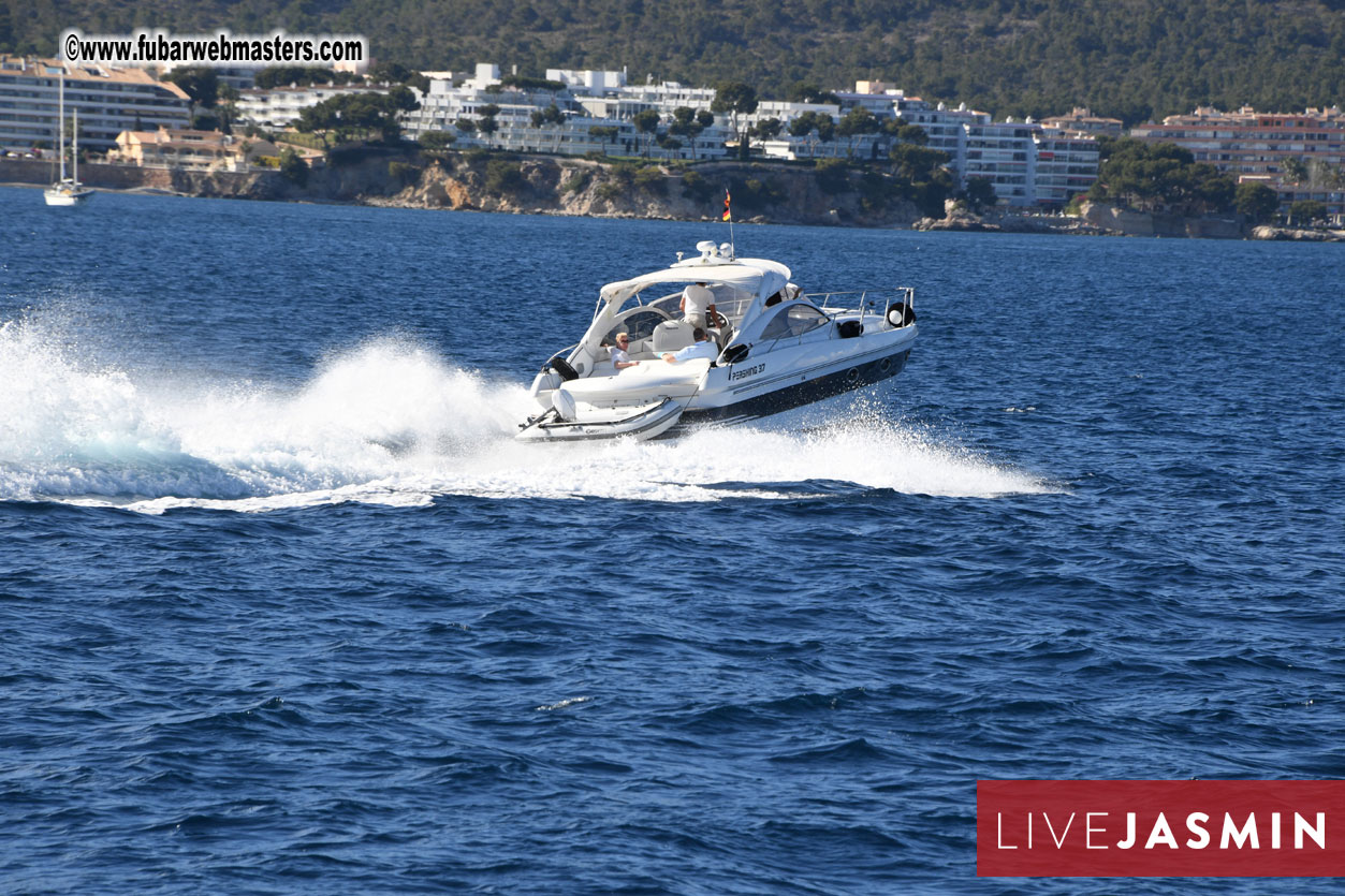 Boat Trip with Cool Drinks & Hot Girls