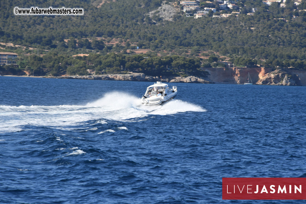 Boat Trip with Cool Drinks & Hot Girls