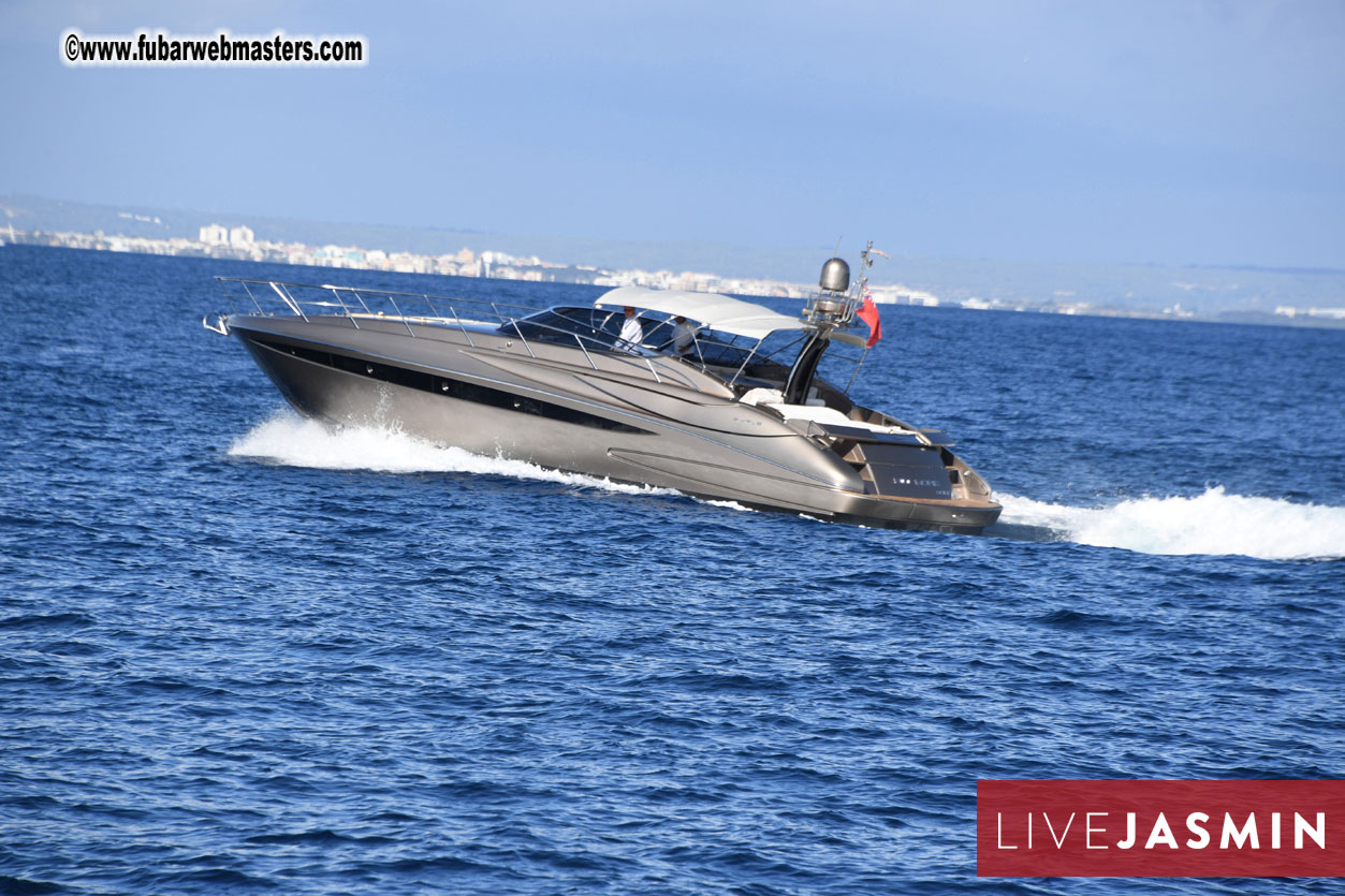 Boat Trip with Cool Drinks & Hot Girls