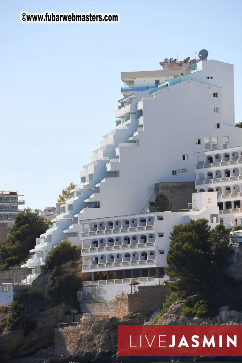 Boat Trip with Cool Drinks & Hot Girls
