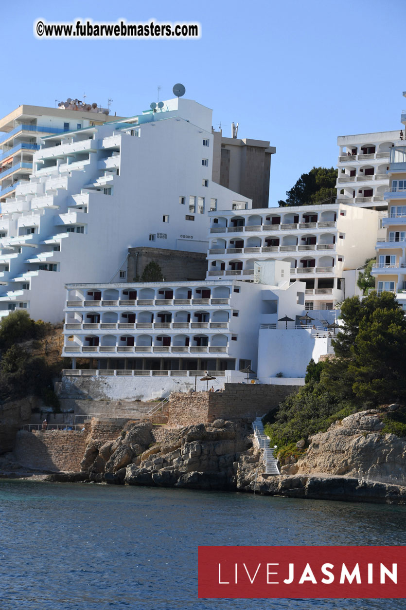 Boat Trip with Cool Drinks & Hot Girls