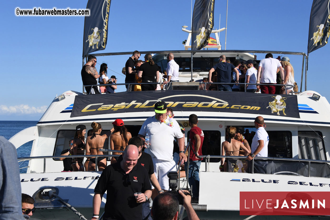 Boat Trip with Cool Drinks & Hot Girls